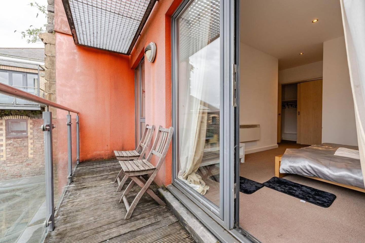 Private Room In Cardiff City Center מראה חיצוני תמונה