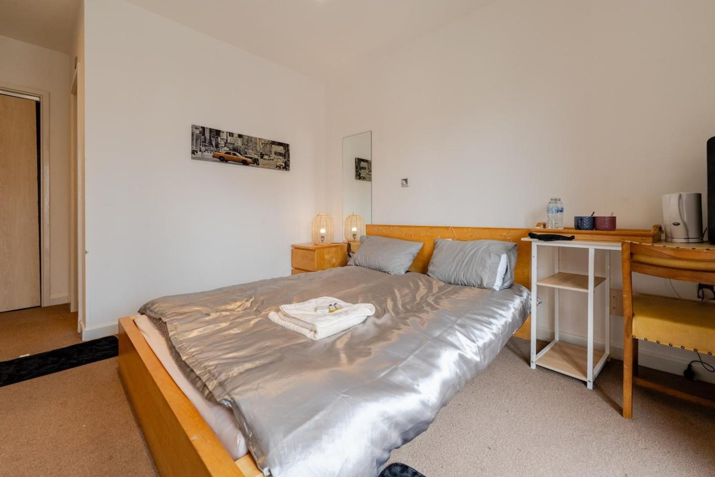 Private Room In Cardiff City Center מראה חיצוני תמונה